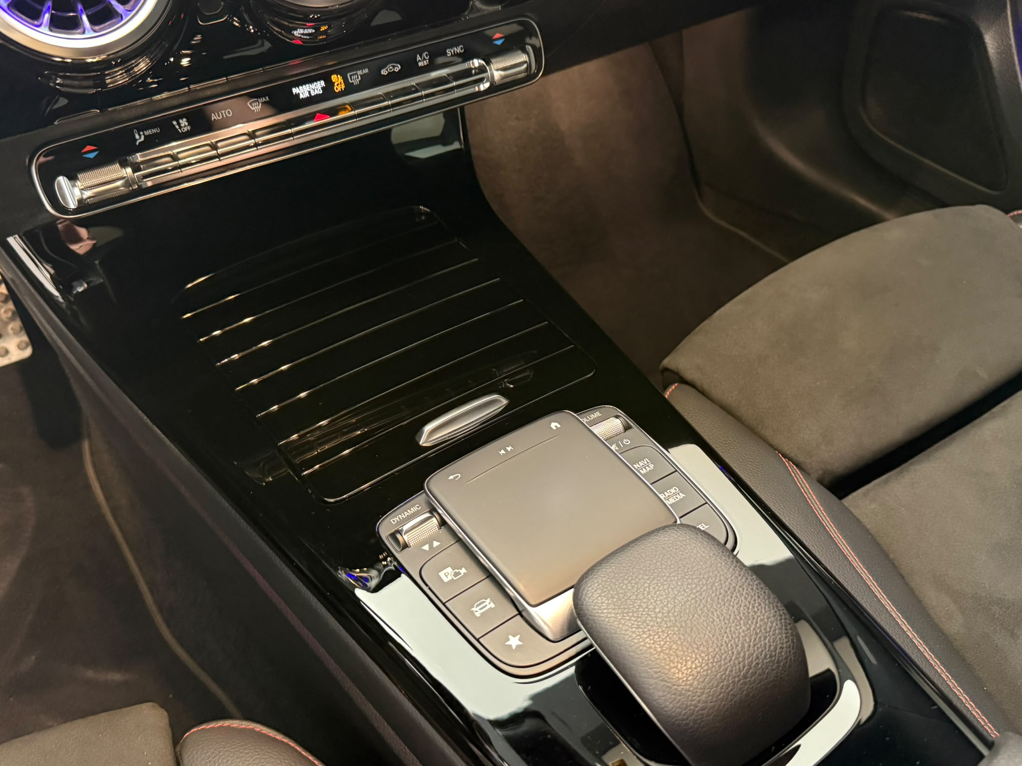 
								Mercedes Classe A 180d Premium full									