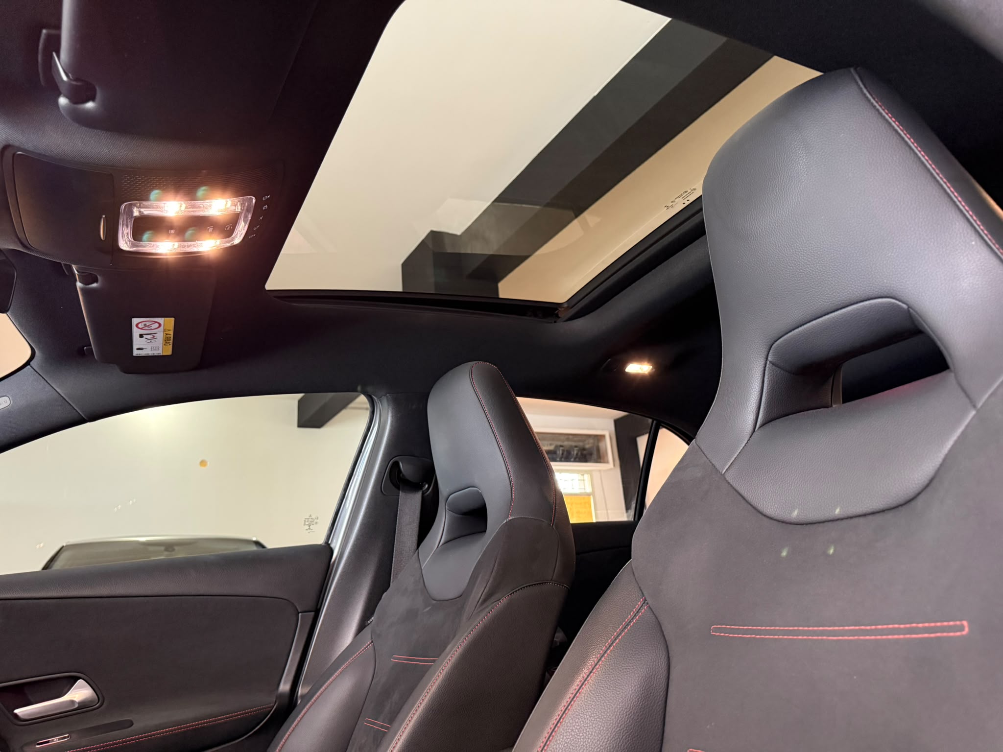 
								Mercedes Classe A 180d Premium full									