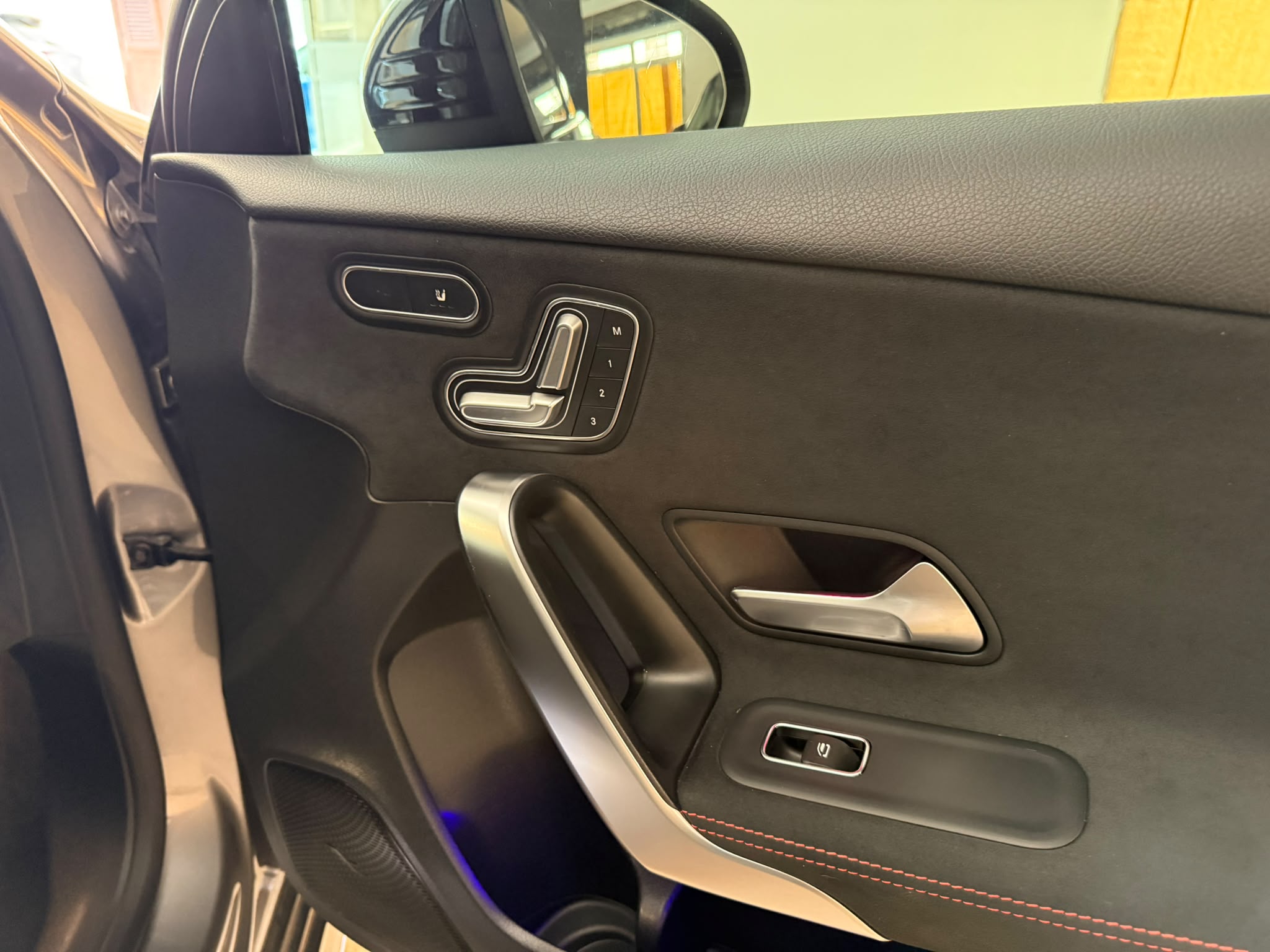 
								Mercedes Classe A 180d Premium full									