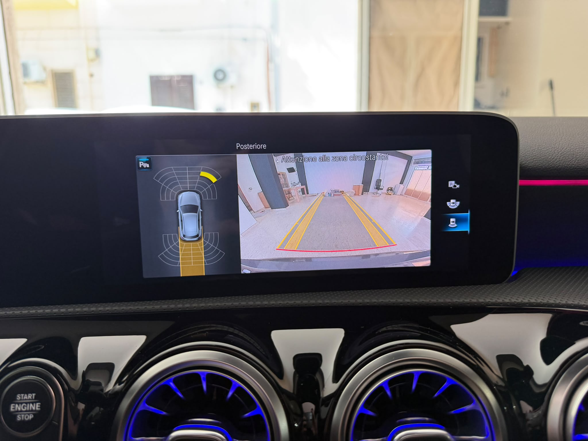 
								Mercedes Classe A 180d Premium full									