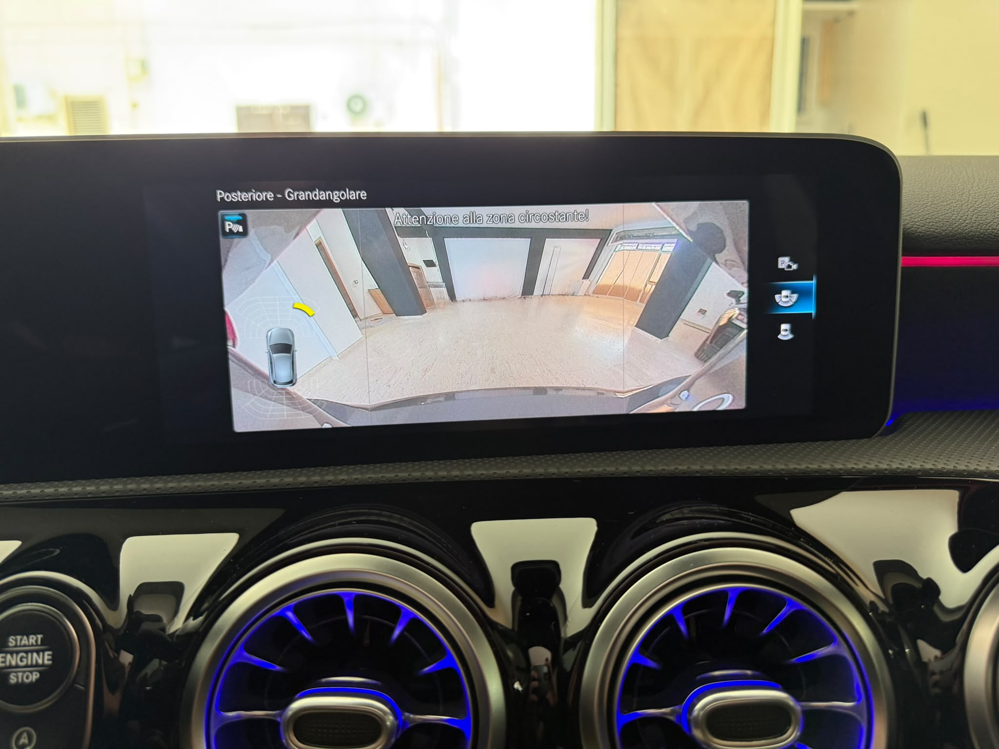
								Mercedes Classe A 180d Premium full									